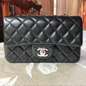 CHANEL Mini Flap - Lambskin w Silver HDW